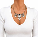 COLLANA CON DECORO PENDENTE DI NAVETTE