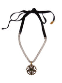Collana di strass e velluto con emblema pendente