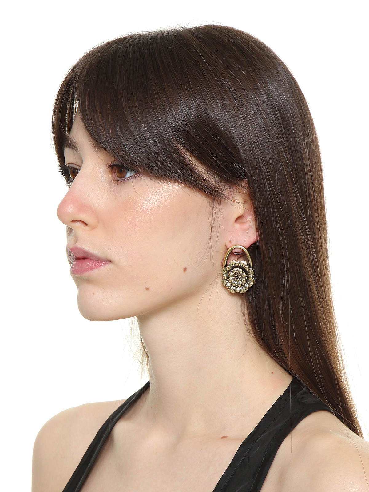 Oval earrings embellished with metal flower